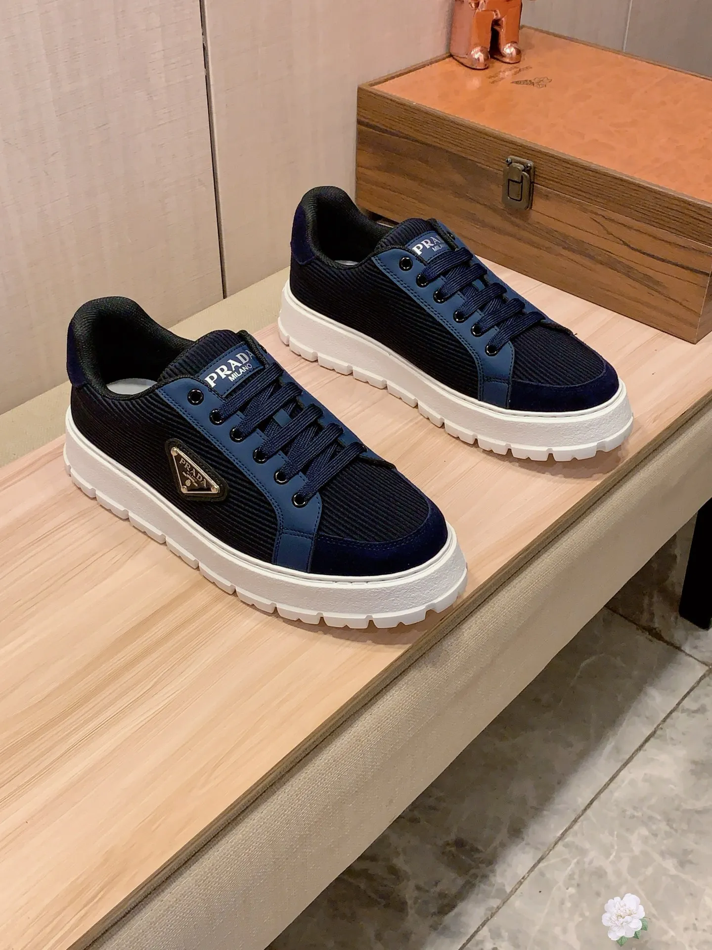 Men's Men's Shoes💰442💰💰🎩🎩[Lightning][Lightning] "PRADA*" The latest and most popular casual shoes, top brand [seduce] luxury ~ purchasing agency, top quality ~. [Strong] The upper is made of imported breathable and polished cowhide material ➕ Breathable sheepskin feet (•) with fine workmanship. Original stylish and stylish soft rubber wear-resistant and non-slip outsole, light and comfortable on the feet, the real thing looks better when photographed, 305: code: 38-44, 3️⃣ colors selected